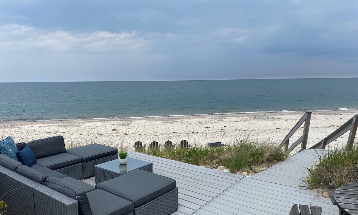 East Sandwich Cottage | Oceanfront Cottage on private beach!