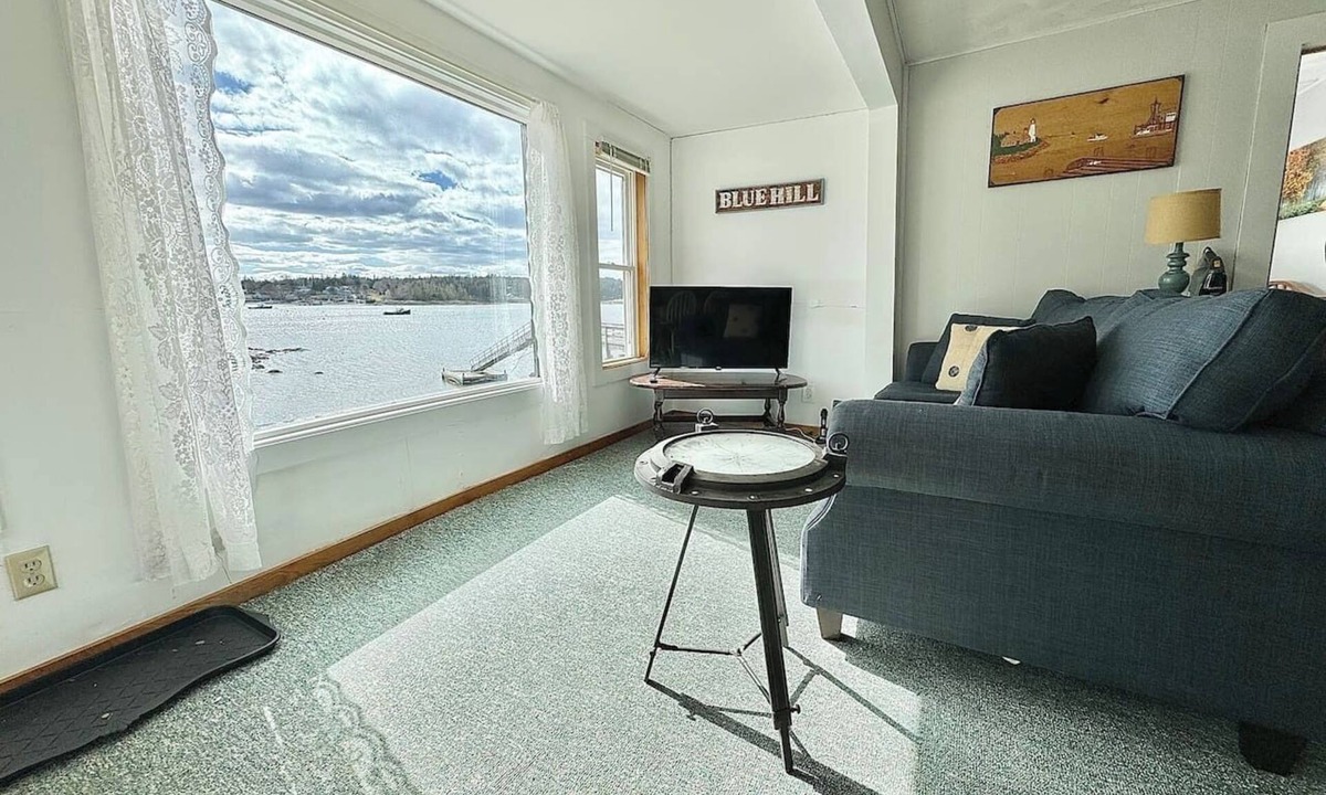 Bernard Cabin | Oceanfront Cottage `Shipwreck` 2 Bed 1 Bath