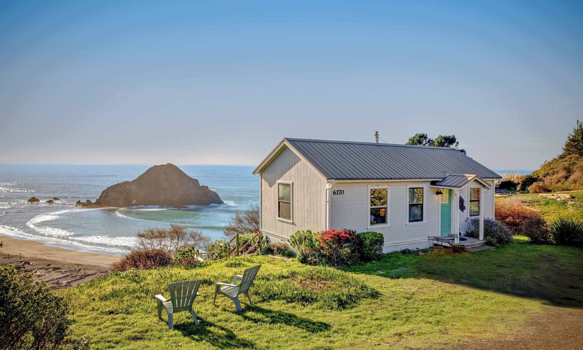 Elk House | Oceanfront Elk Home Steps to Beach & Pet-Friendly