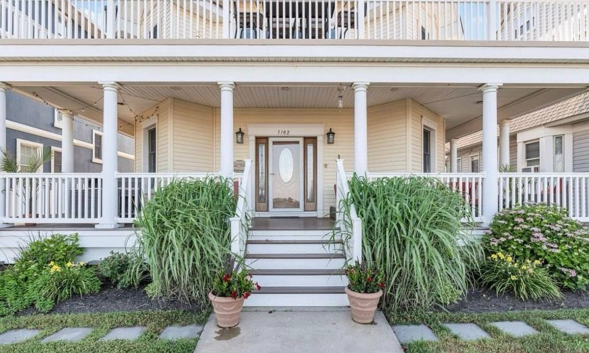 Wall House | Oceanfront Escape | 3BR/2BA w/Views & Parking