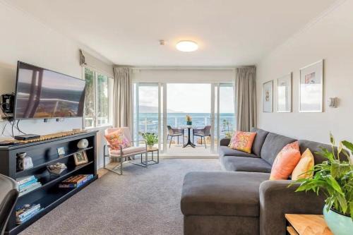 Houghton Bay Apartment | Oceanfront Escape