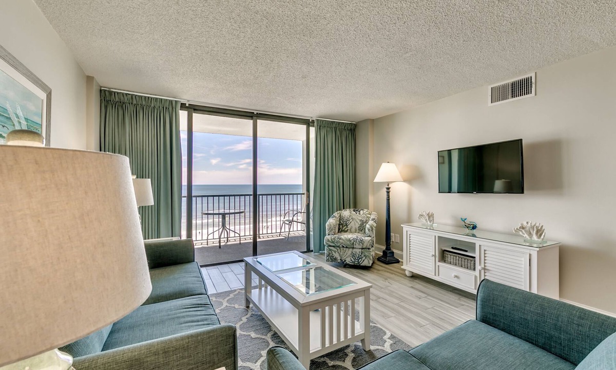Myrtle Beach Condo | 🌊Oceanfront | Great Views | Awesome Amenities | Carolina Dunes 606🌊