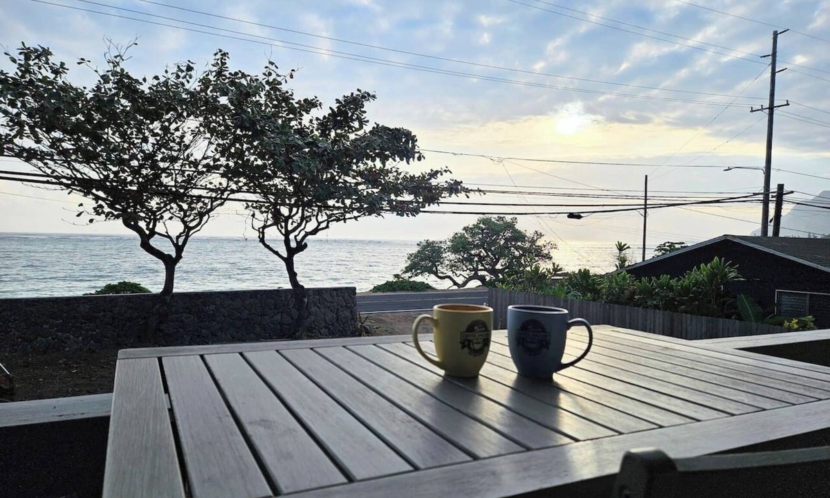 Punaluu House | Oceanfront Hauula Home - North Unit B - 30+ Days