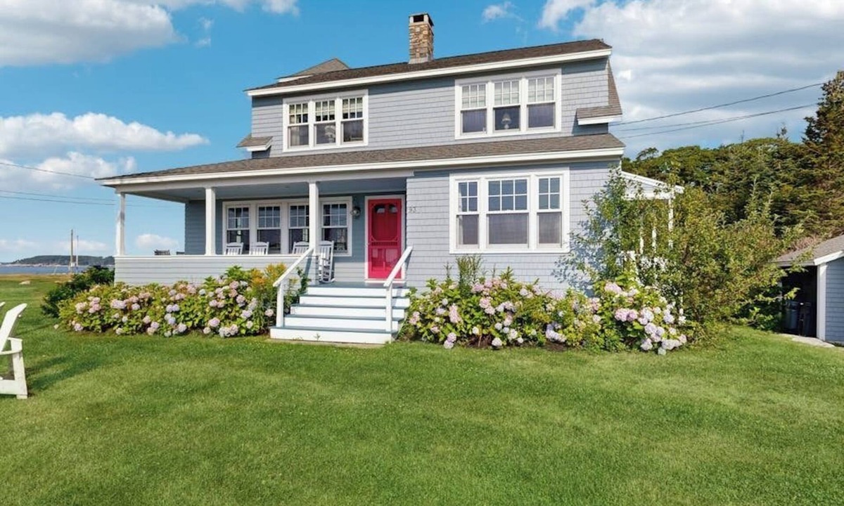 Ocean Point House | Oceanfront home incredible ocean views, deck & location
