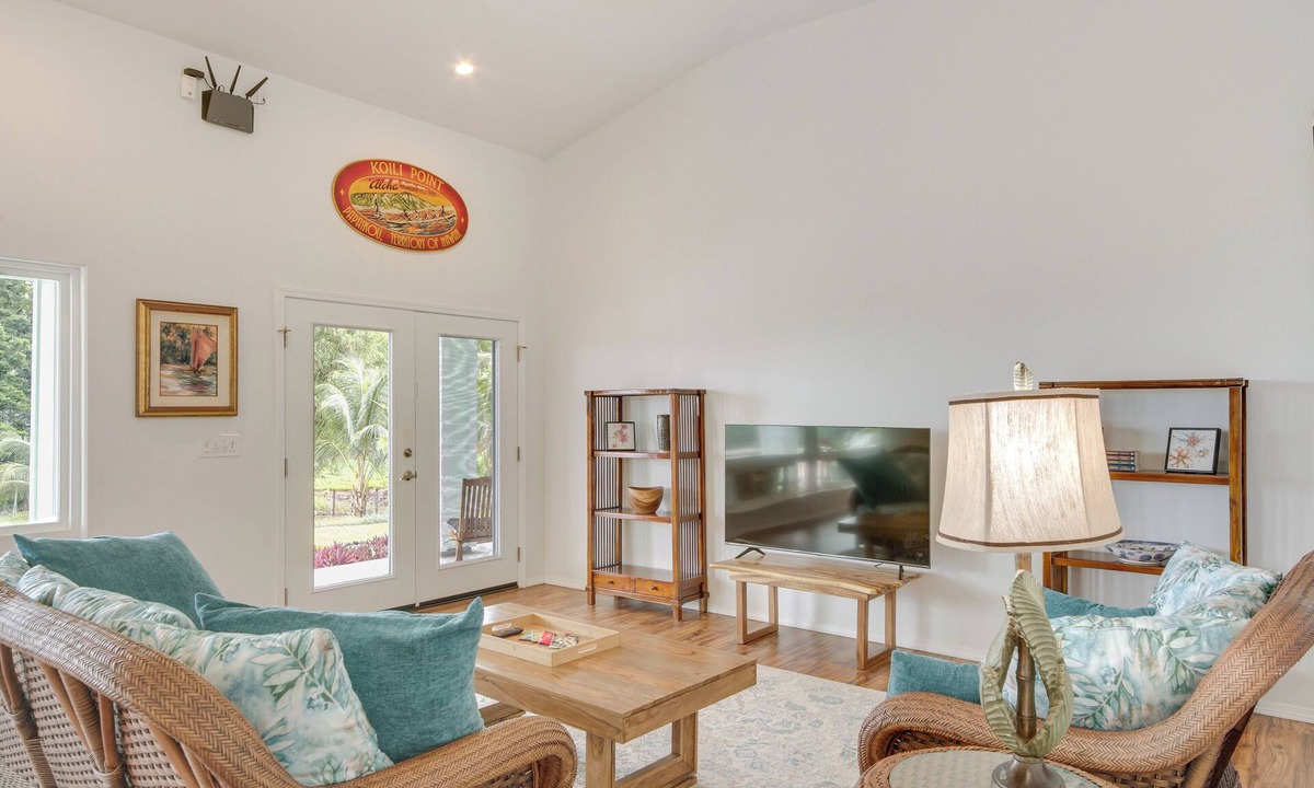 Papaikou House | Oceanfront Home w/Pool Access, Views in Papaikou