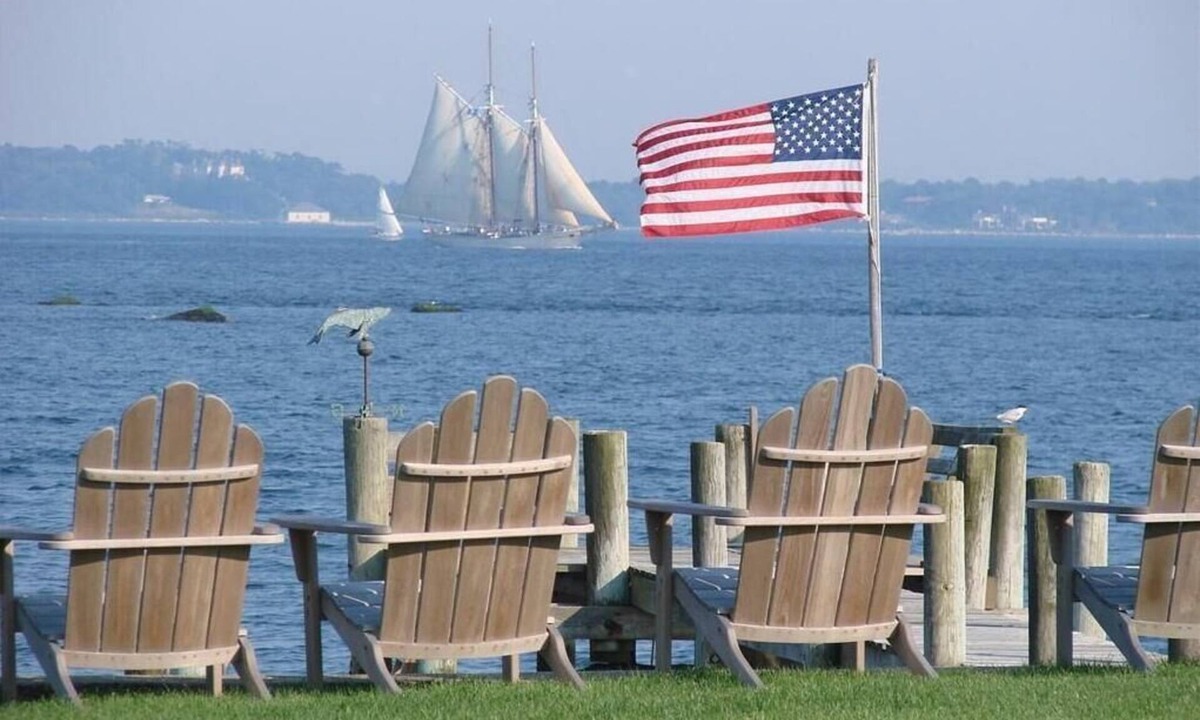 Groton Long Point House | Oceanfront home with private dock & large yardnn