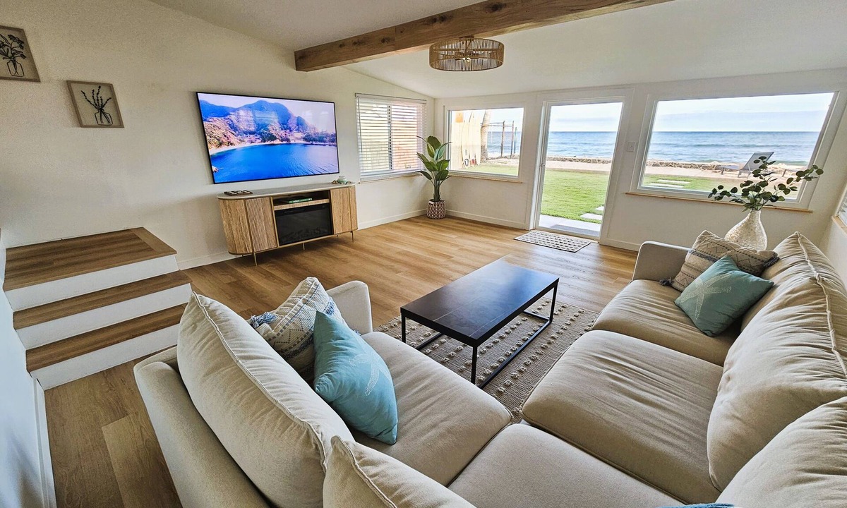 Ewa House | Oceanfront house in charming Ewa Beach with AC