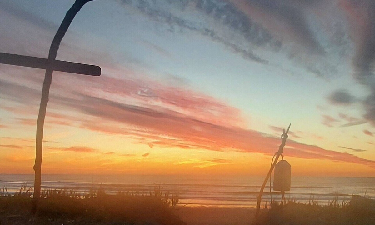 Cohassett Beach House | OCEANFRONT - Kid/Dog Friendly - Ocean Side Deck - Firepit - Beach Path - VIEWS!