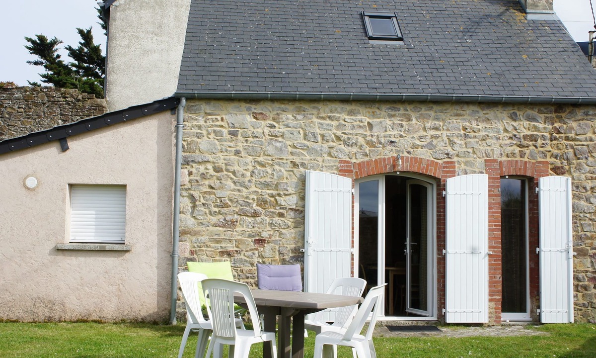 Quineville Cottage | Oceanfront lodging near the landing beaches