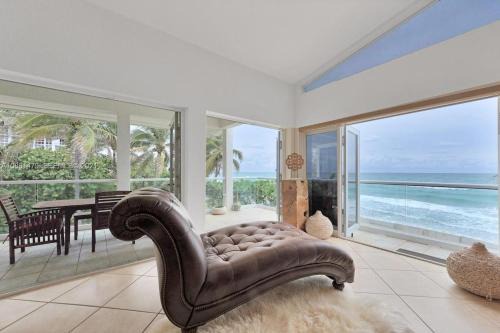 North Beach House | Oceanfront Luxury Villa 5Bedroom and 4Bath Beach Access