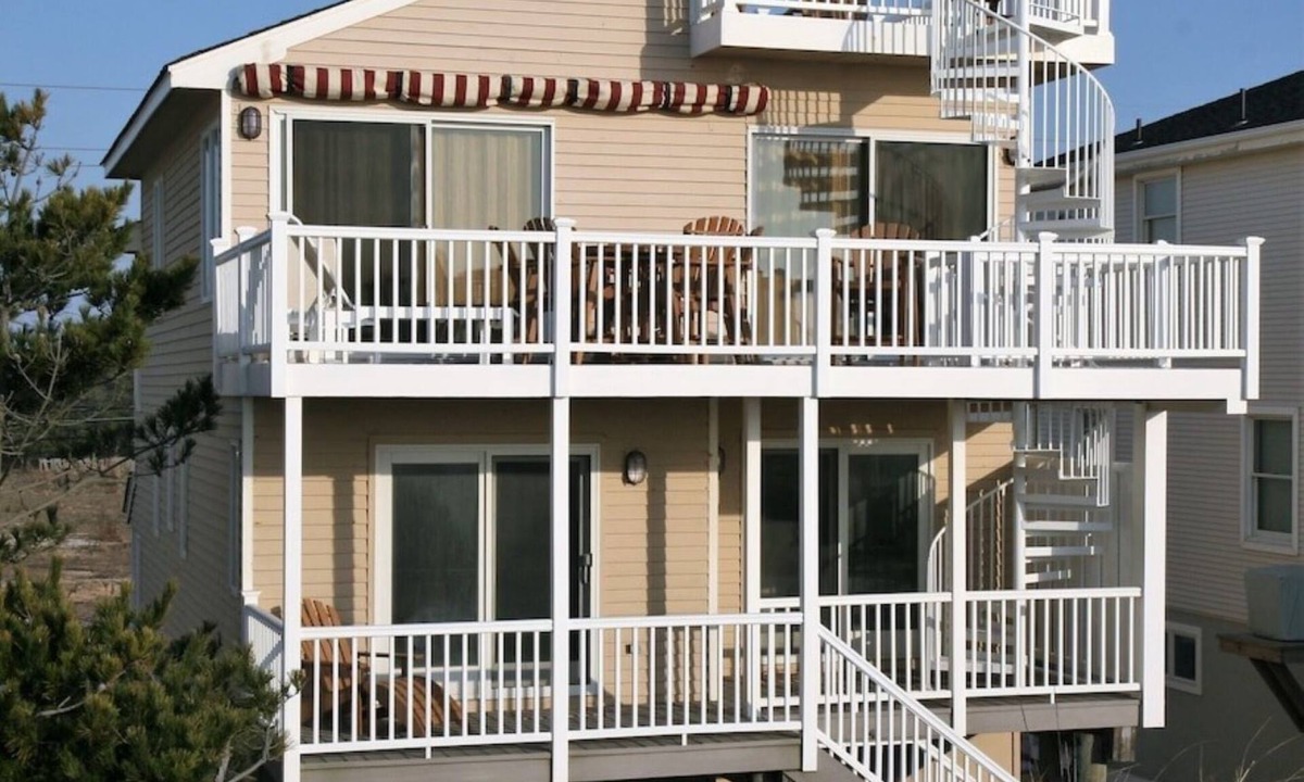 Holgate House | OceanFront,n nPrivate Beach Entrance.