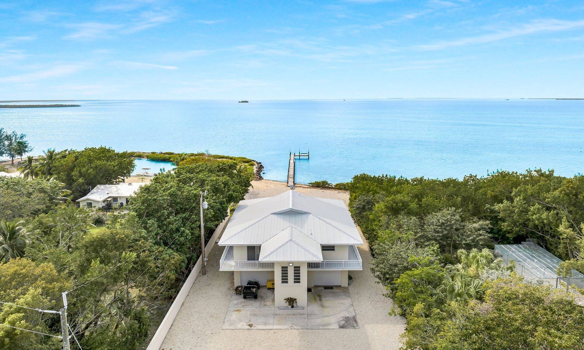 Hammer Point House | Oceanfront Oasis: Dockside Bliss