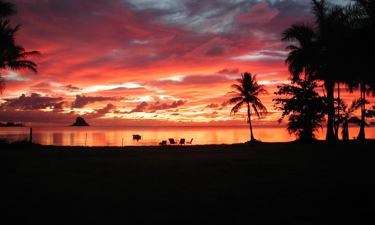 Waikane House | Oceanfront - one acre on Kaneohe Bay!