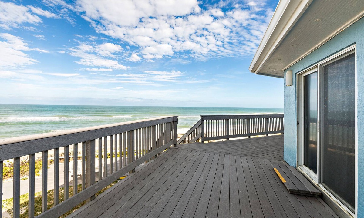 Melbourne Beach Resort | Oceanfront Penthouse Apartment-Twinzer