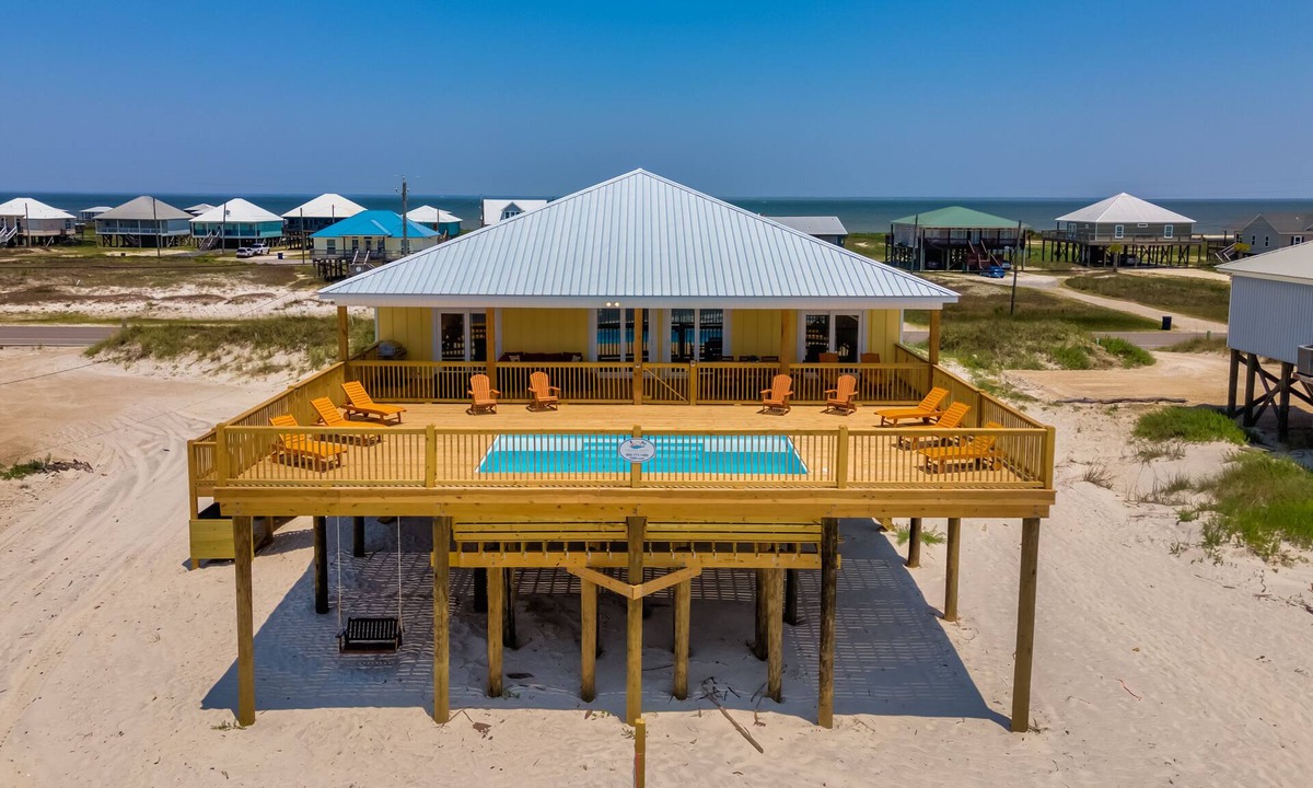 Dauphin Island House | Oceanfront, pool, oversized deck, volleyball pit! - Lemon Breeze