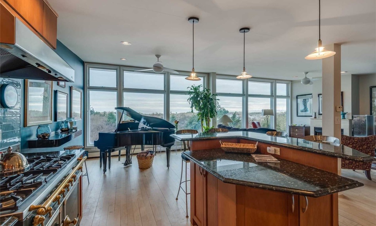 Lido Beach House | oceanfront private beach house