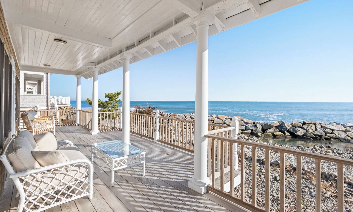 Greenbush House | Oceanfront Private Beach Home - Panoramic Views - Third Cliff, Scituate
