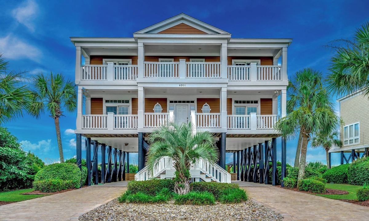 Long Bay Estates House | 🌊🌞Oceanfront | Private Pool, Hot Tub + Outdoor Kitchen | The Oasis