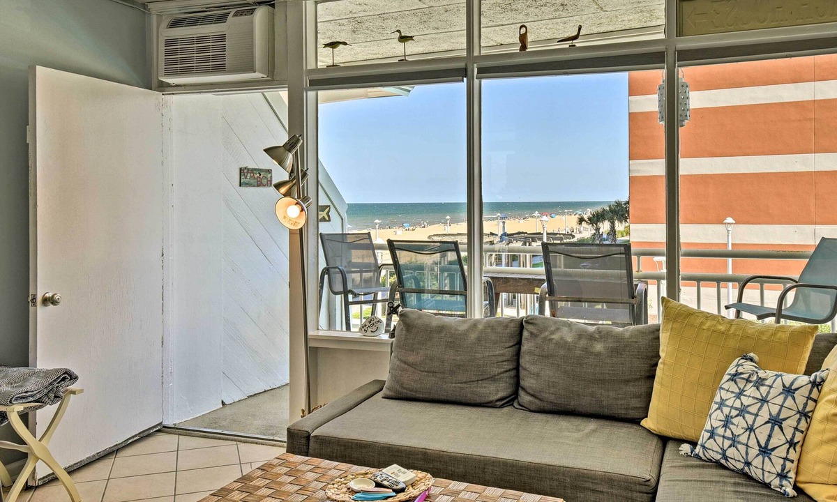 Virginia Beach Apartment | Oceanfront Resort Studio on Virginia Beach!