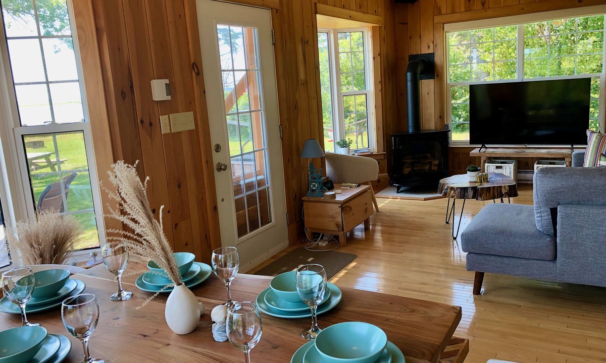 Botsford Ski Chalet | Oceanfront Retreat Beachfront and Nature