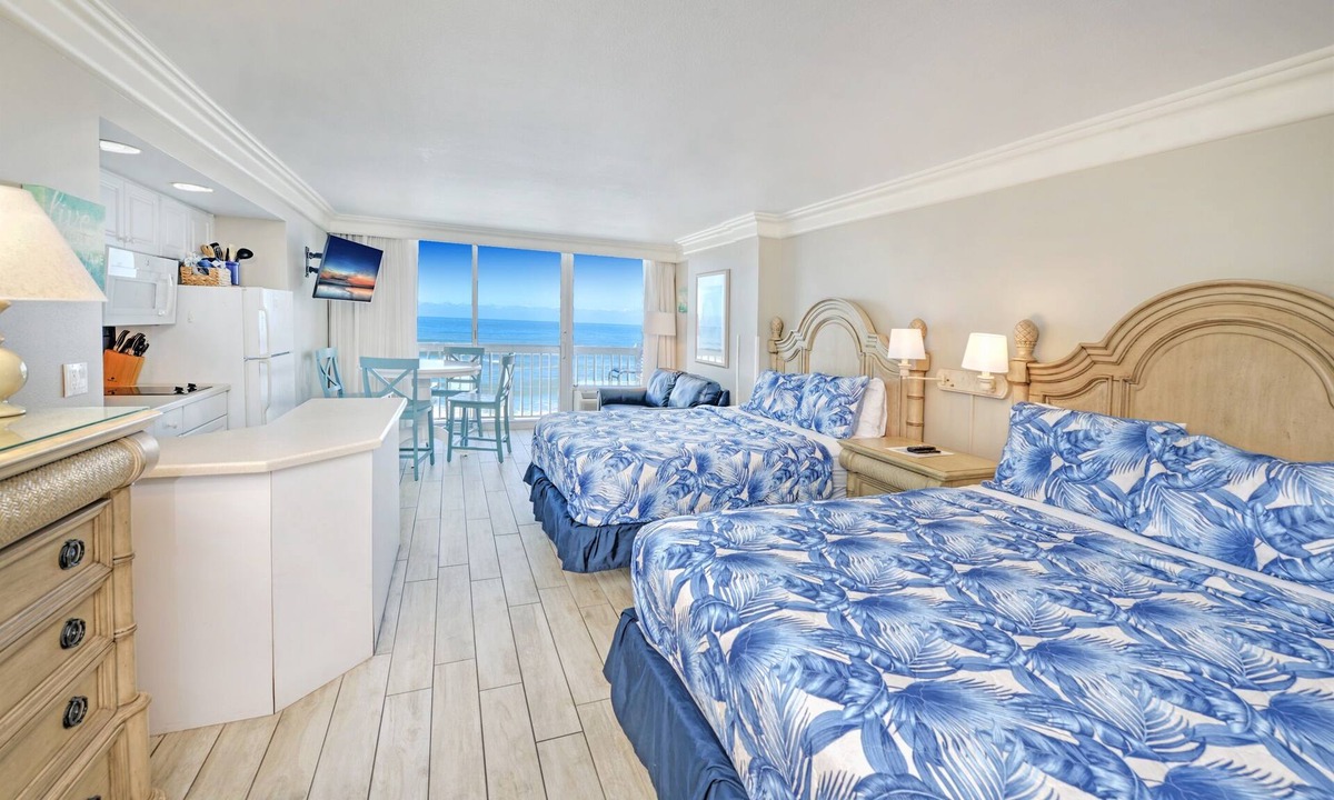 Ortona Park Condo | Oceanfront Retreat - Poolside & Budget-Friendly