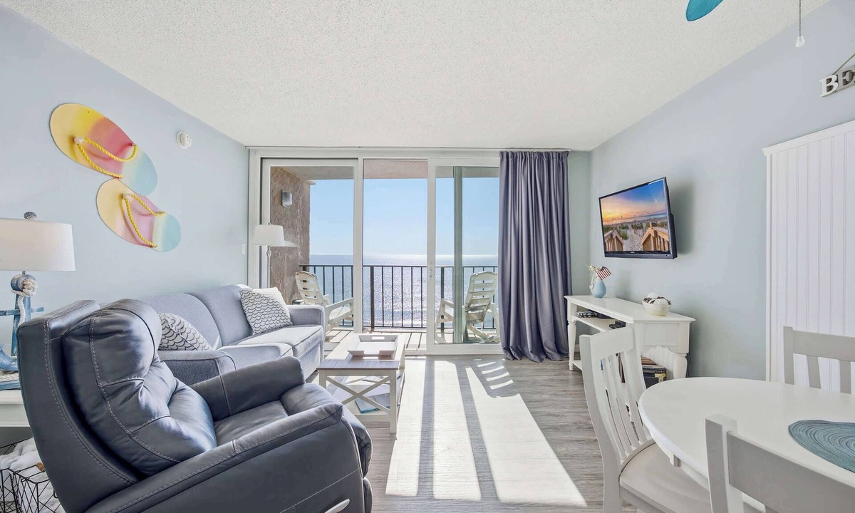 Crescent Beach Condo | Oceanfront Suite Private Balcony Top Location