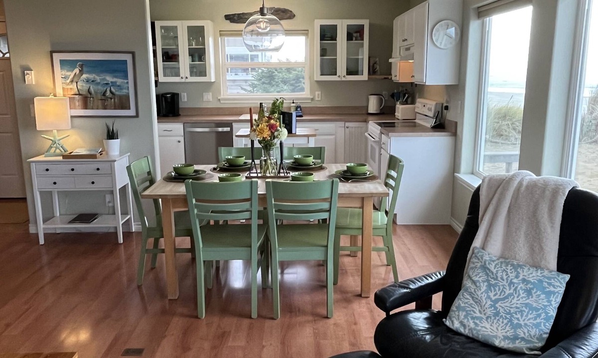 Tierra Del Mar House | Oceanfront, steps from beach