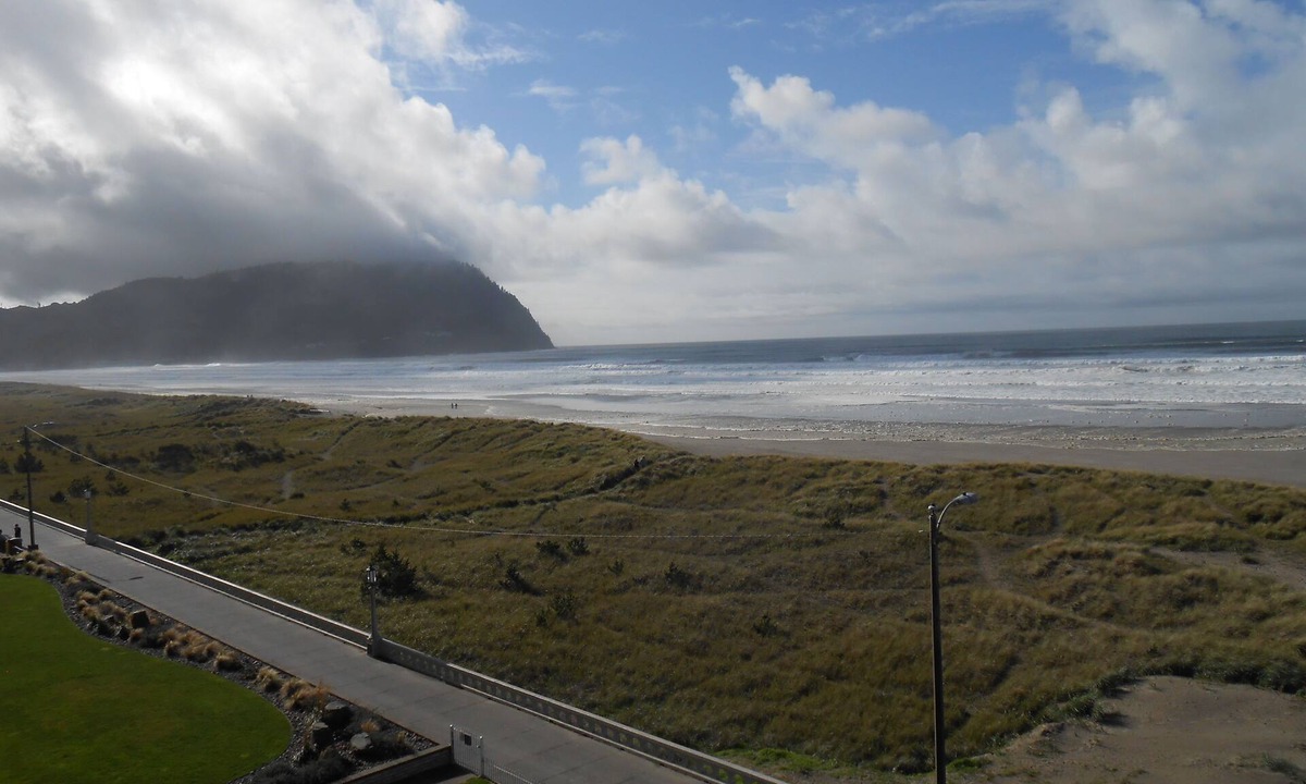 Seaside Condo | Oceanfront Top Floor SW Corner Unit - 2bd 2 bath - Location & View