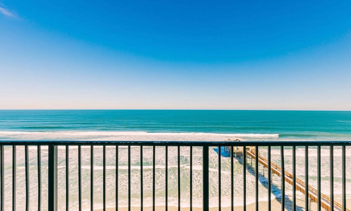 Daytona Beach Shores Apartment | Oceanfront Penthouse Pool Hot Tub Beach Access