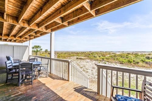 Oceanmarsh Subdivision Apartment | Oceanfront St Helena Island Condo with Beach Access!