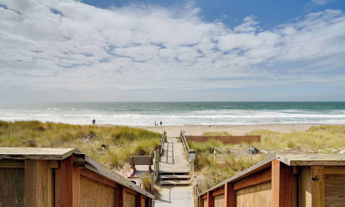 Pajaro Dunes Apartment | Oceanfront Watsonville Condo w/Beach Access!