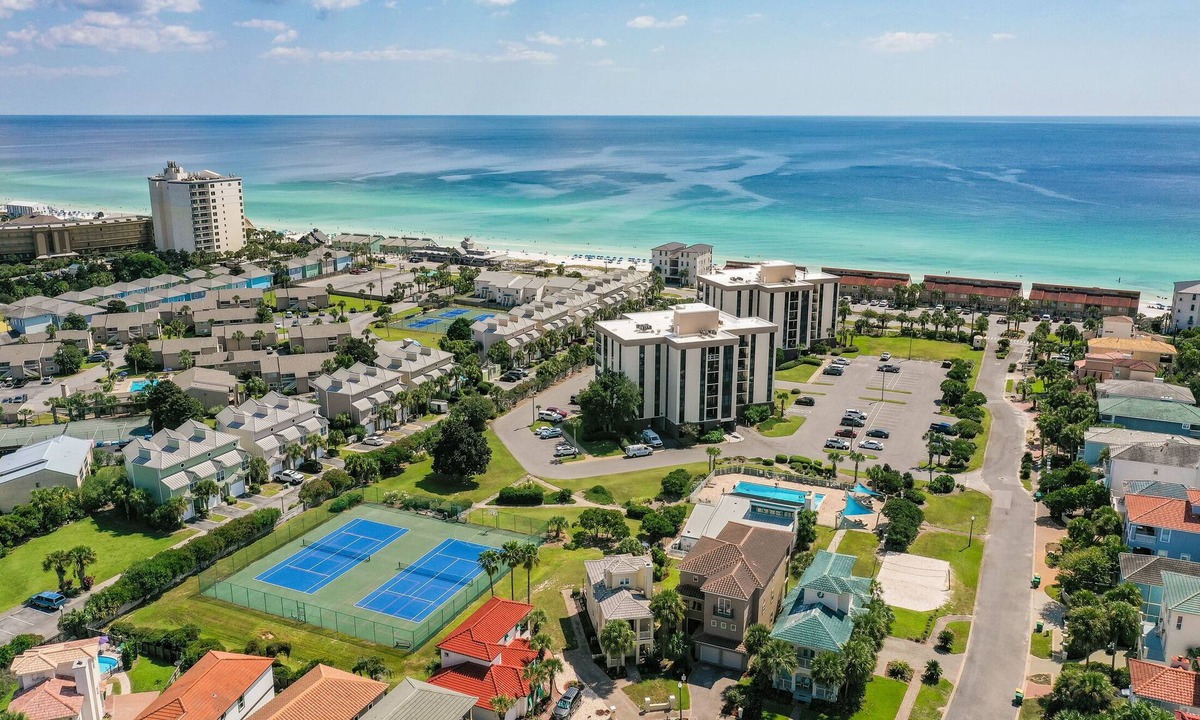 Destin House | Oceanic View | Only 720FT to Private Beach — Perfect for Multi-Family Stays