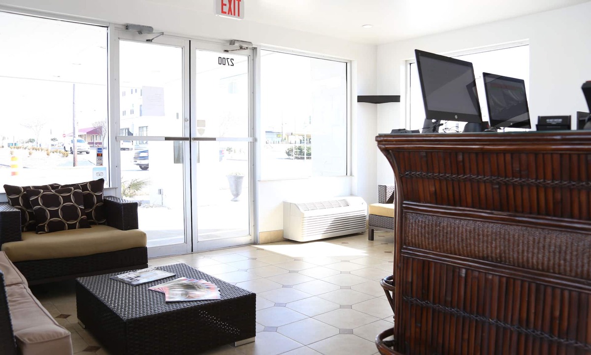Northeast Virginia Beach Hotel | Oceans 2700