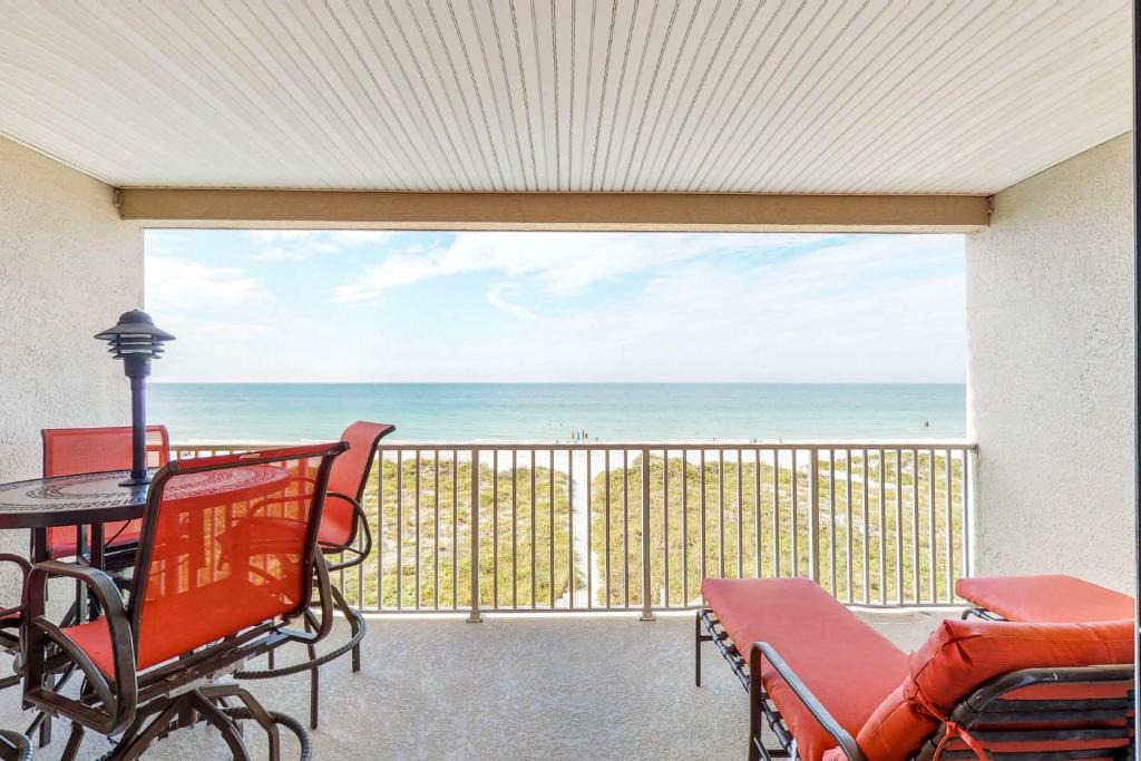 Independence Square House | Oceanside 305