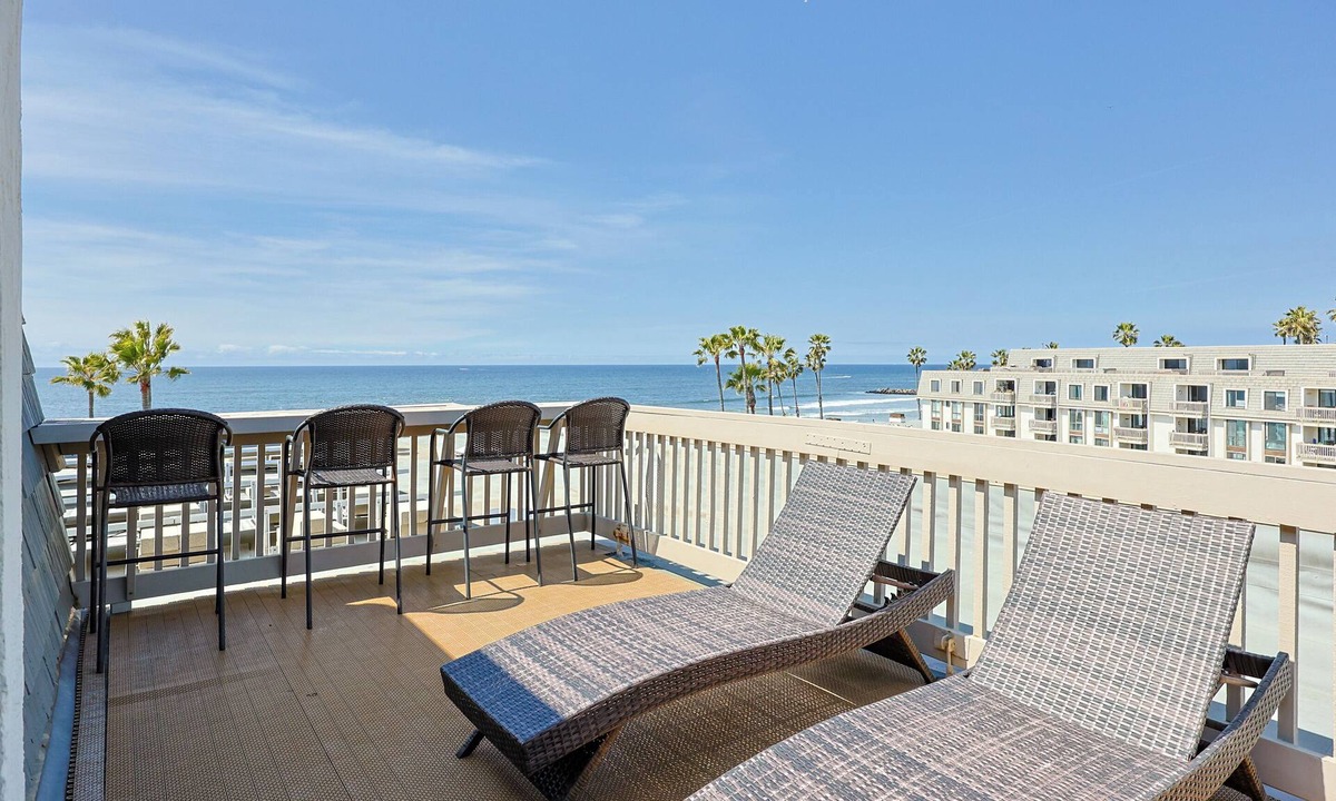 Townsite Condo | Oceanside Beach Condos