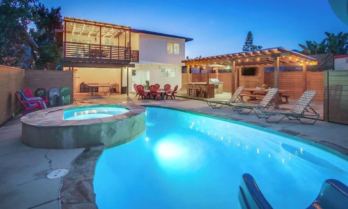 Townsite House | Oceanside Beach House: Pool, Hot Tub, & BBQ Fun!