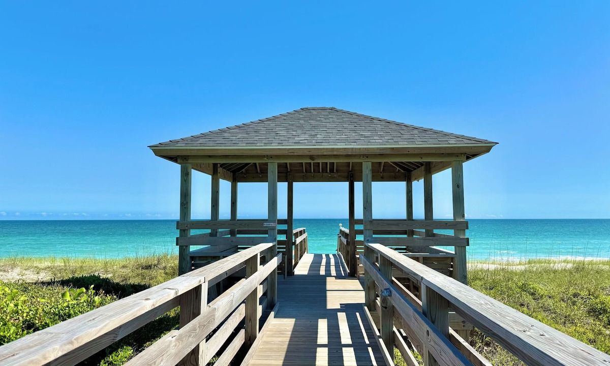 Atlantic Beach Condo | OCEANSIDE COMMUNITY 2nd Floor Private Beach Access Pool Kitchen BBQ Grills