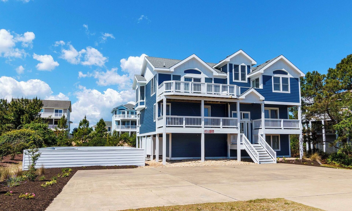 Corolla Light House | Oceanside, Dogs Welcome, Private Pool, WC1068, Dune the Wave