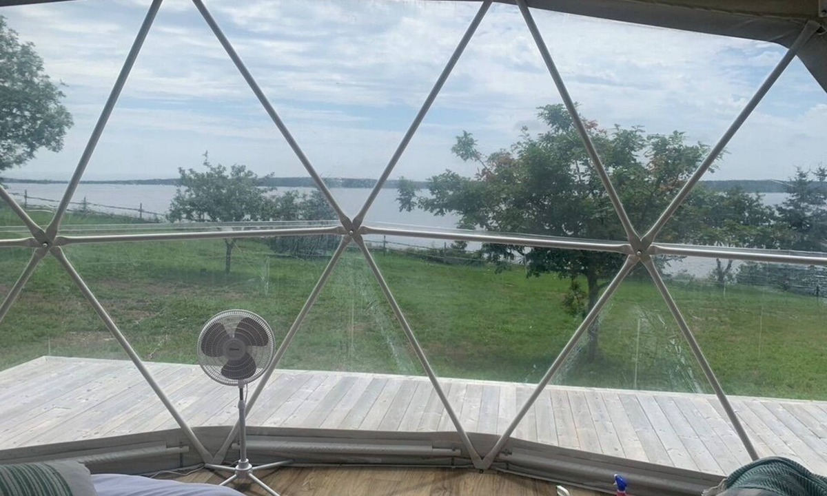Feltzen South Cottage | Oceanside Glamping Dome near Lunenburgnn