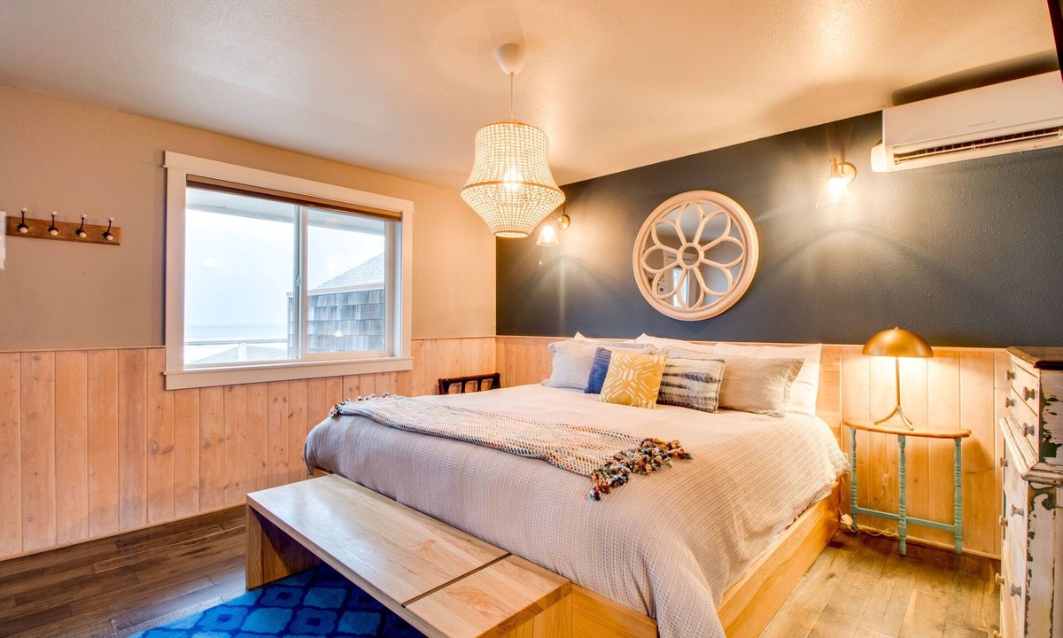 Oceanside Condo | Oceanside Inn #9 - Upstairs Studio