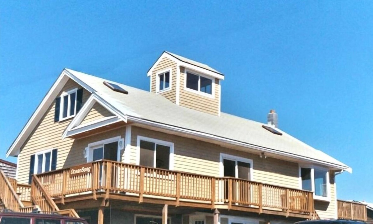 Newbury House | OceanSong on Plum Island