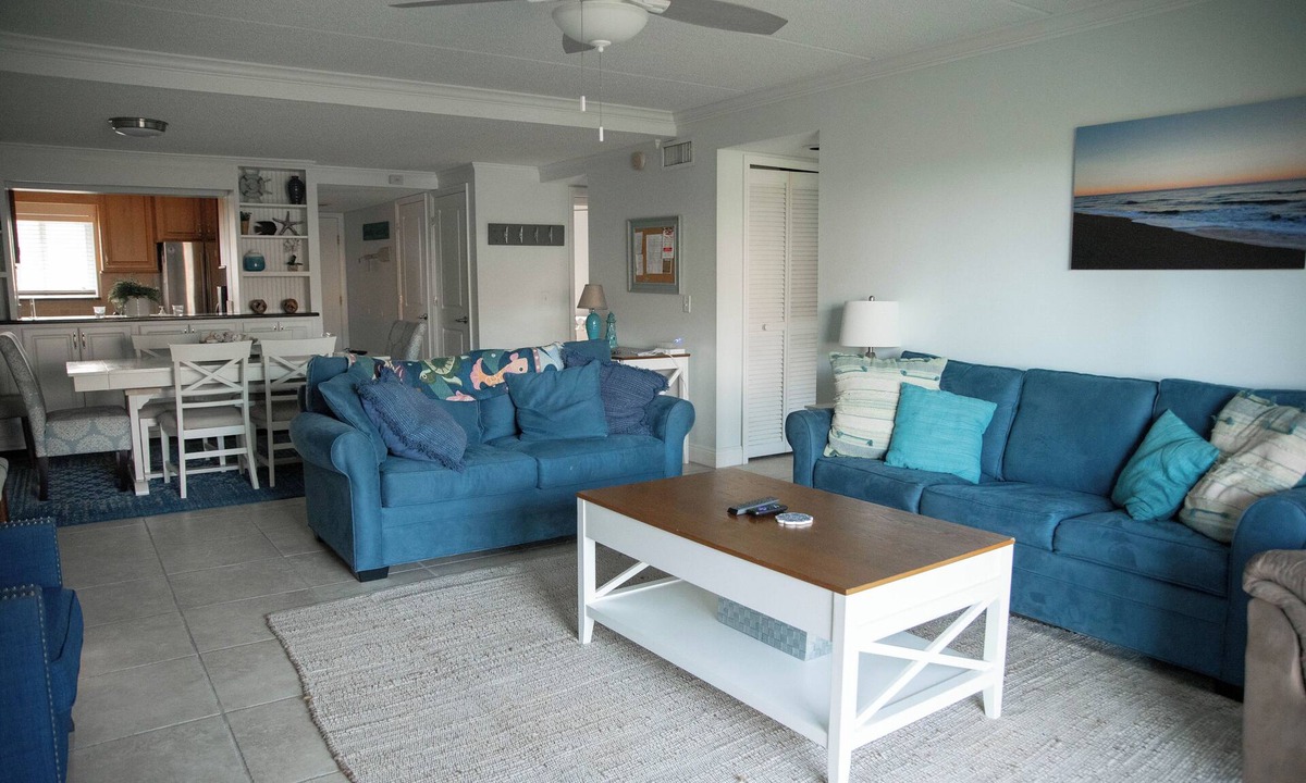Crescent Beach Condo | Oceanview 2 Bedroom Flat Summerhouse Unit 443