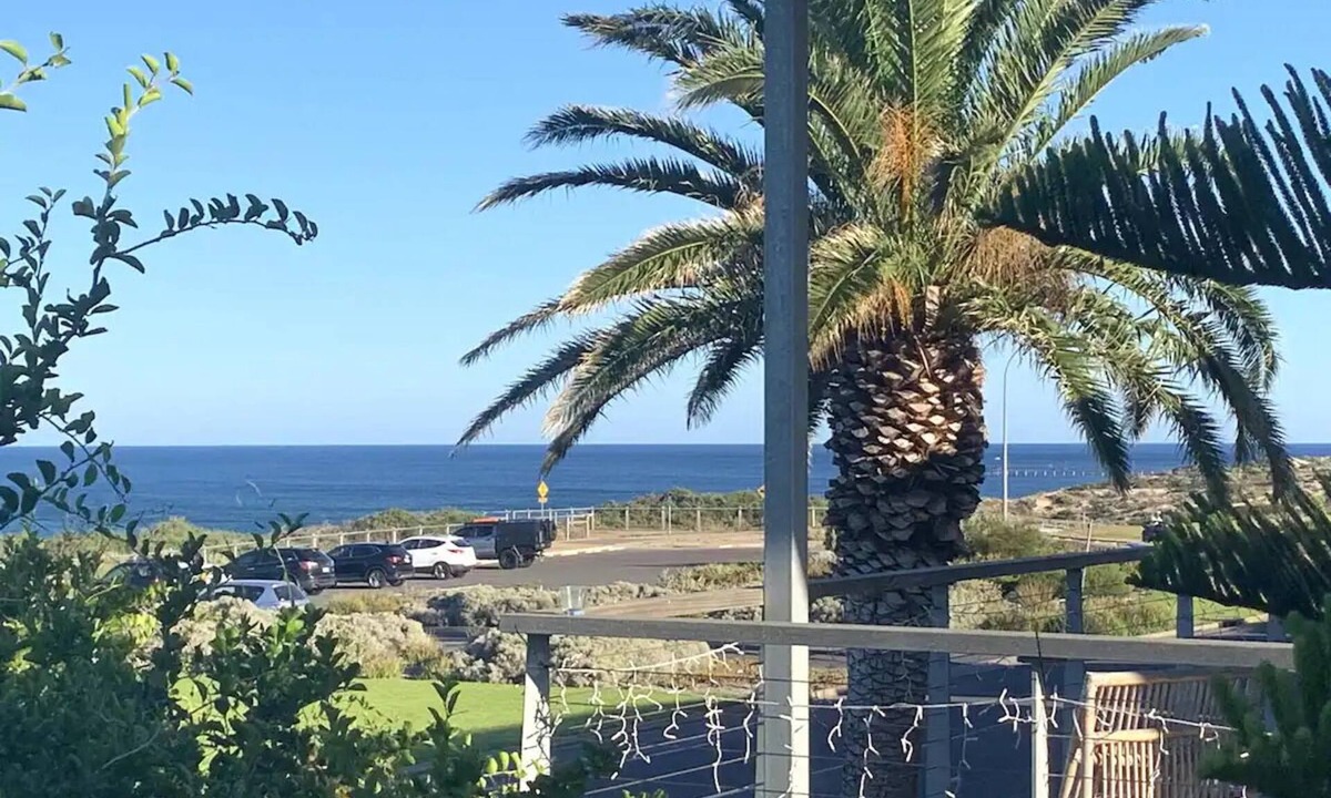 Port Noarlunga South House | Oceanview Esplanade Beach House
