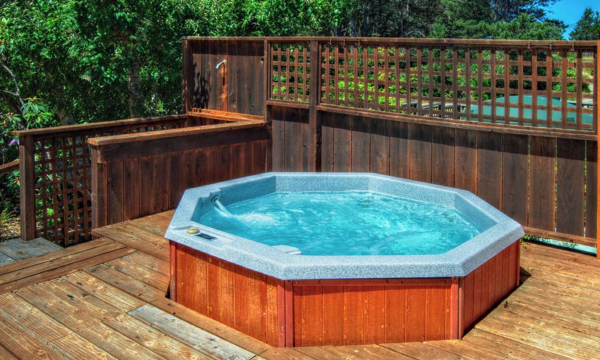 Mendocino House | Oceanview home - Hot tub & Steps to Russian Gulch