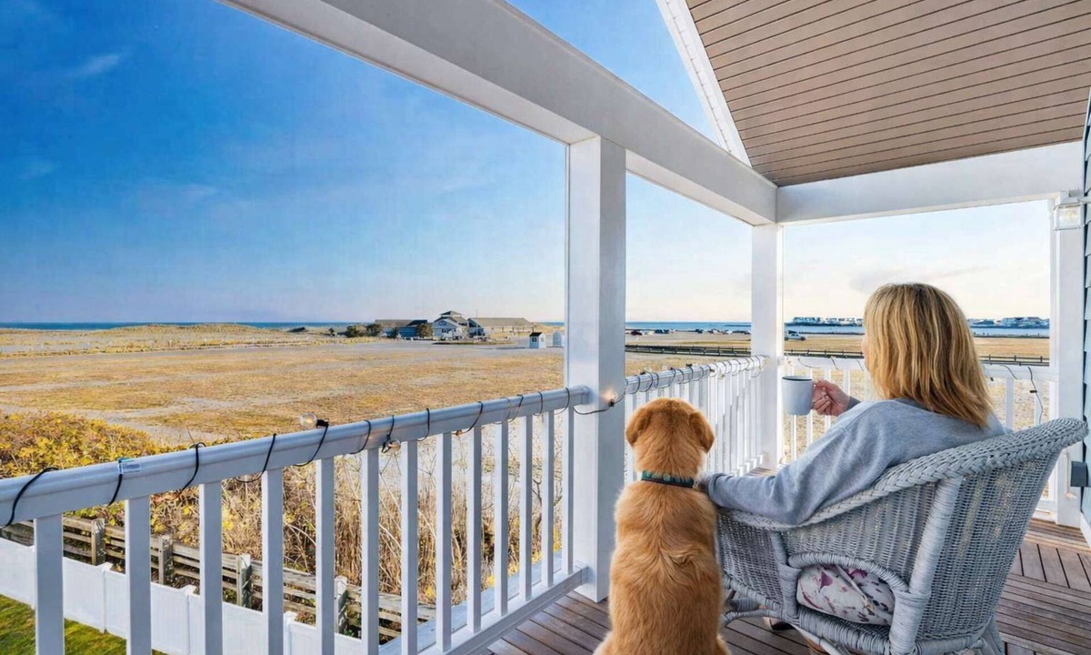 Hampton House | Oceanview Oasis | 5 Mins Walk To Hampton Beach