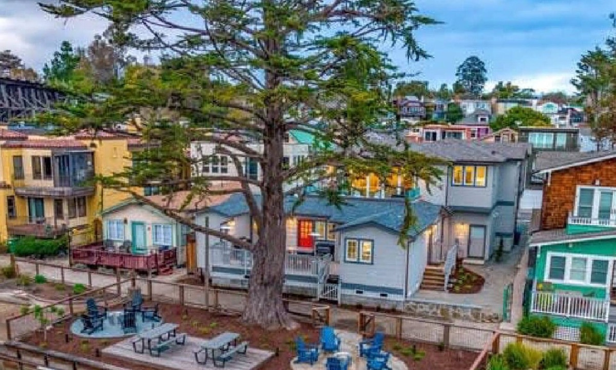 Capitola House | Oceanview Oasis Duplex -Capitola UPPER UNIT B