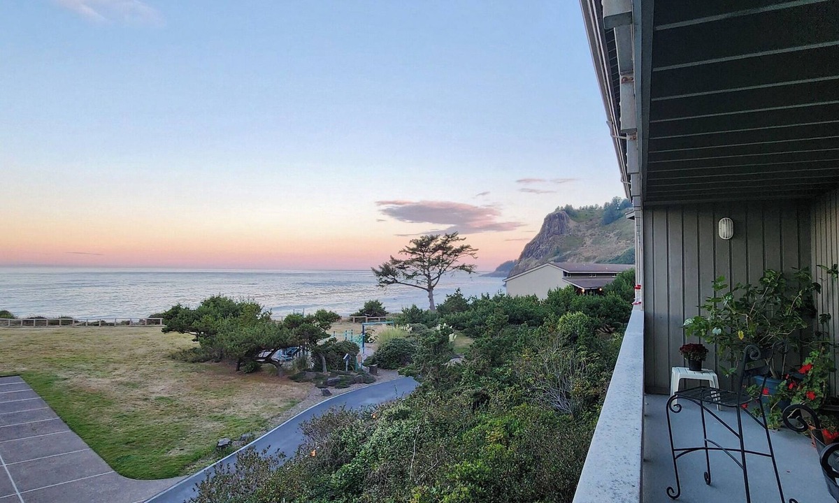 Otter Rock Condo | Oceanview Studio at the Inn at Otter Crest