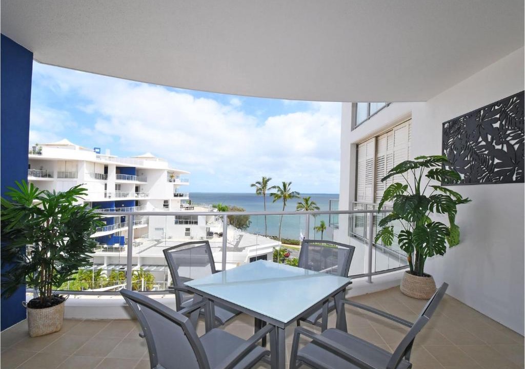 Urangan Apartment | Oceanviews at 403