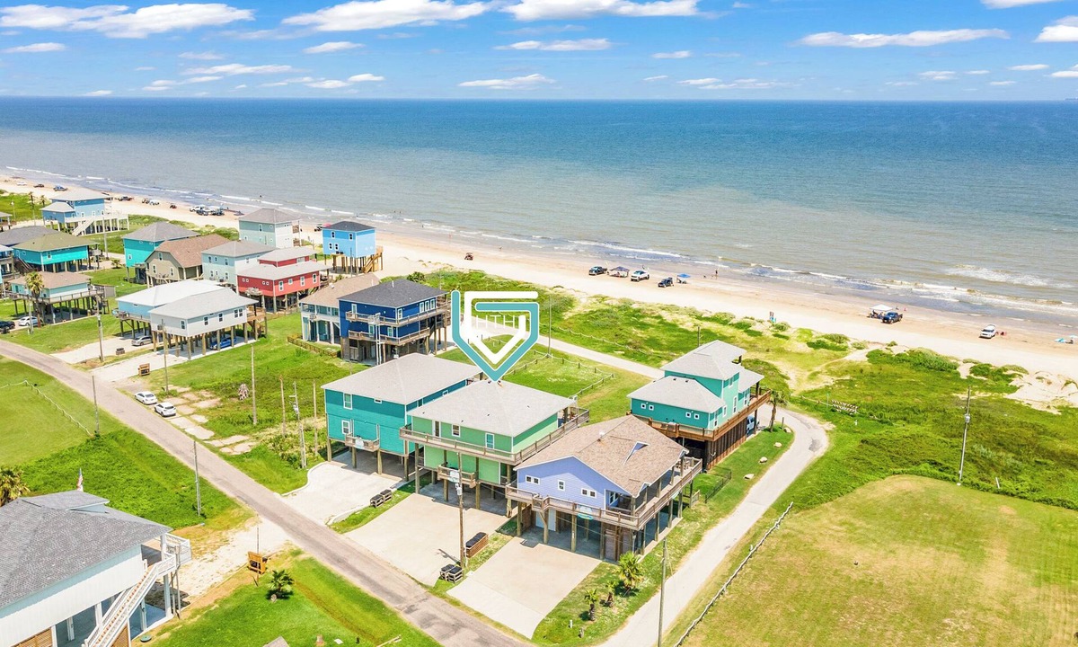 Crystal Beach House | Oceanviews | Small Dogs OK | Dog Run | Luxe