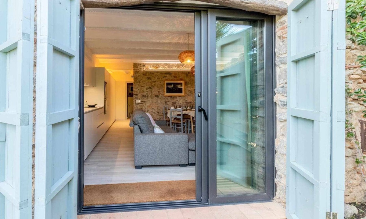 Sobrestany Apartment | OCELLS DE MONTGRÍ – Rural apartment in the Baix Empordà
